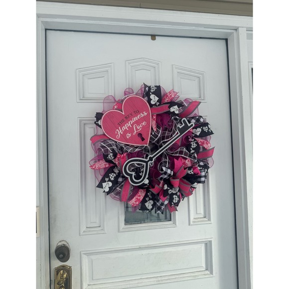 Valentines Day Heart Wreath, The Key To Happiness is Love Sign Door Hanger - Picture 9 of 9